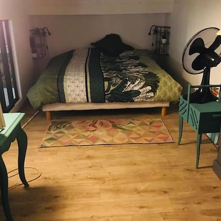 Loft D Artistes Avec Patio Au Port De Nice Bagian luar foto