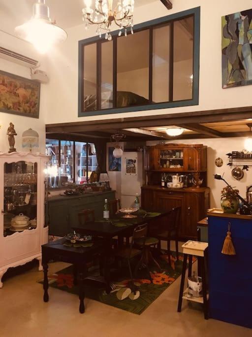Loft D Artistes Avec Patio Au Port De Nice Bagian luar foto