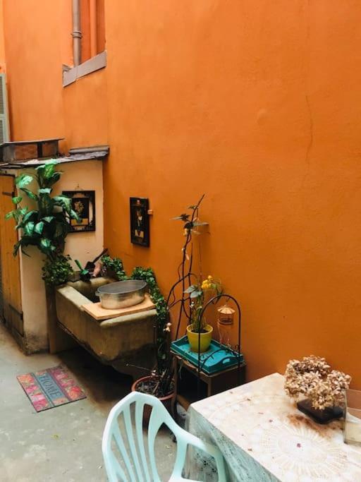 Loft D Artistes Avec Patio Au Port De Nice Bagian luar foto