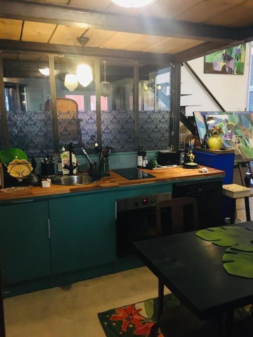 Loft D Artistes Avec Patio Au Port De Nice Bagian luar foto