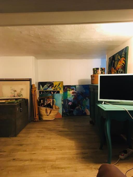 Loft D Artistes Avec Patio Au Port De Nice Bagian luar foto