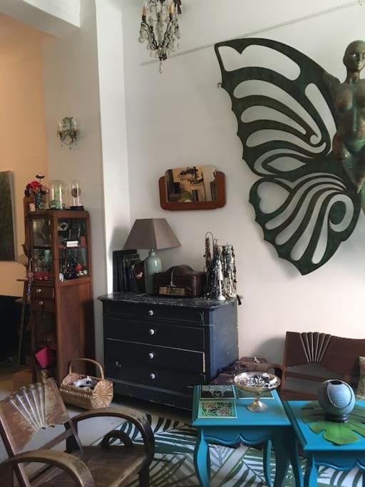 Loft D Artistes Avec Patio Au Port De Nice Bagian luar foto